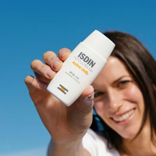 کرم ضدآفتاب بدون رنگ ایزدین SPF50 مدل FOTOULTRA 100 ACTIVE UNIFY ‌مناسب انواع پوست، حجم 50 102686622